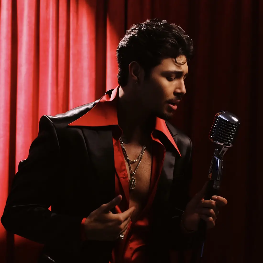 MKY Drops Bilingual Single “Somos Los Dos”